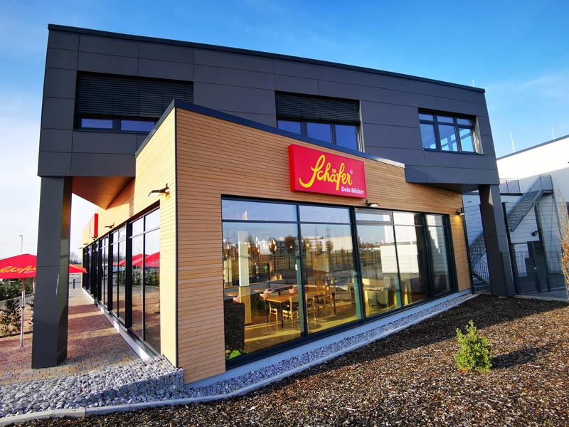 Neubau Bäckerei Schäfer - Fenstereinbau durch Bauelemente Schmidt